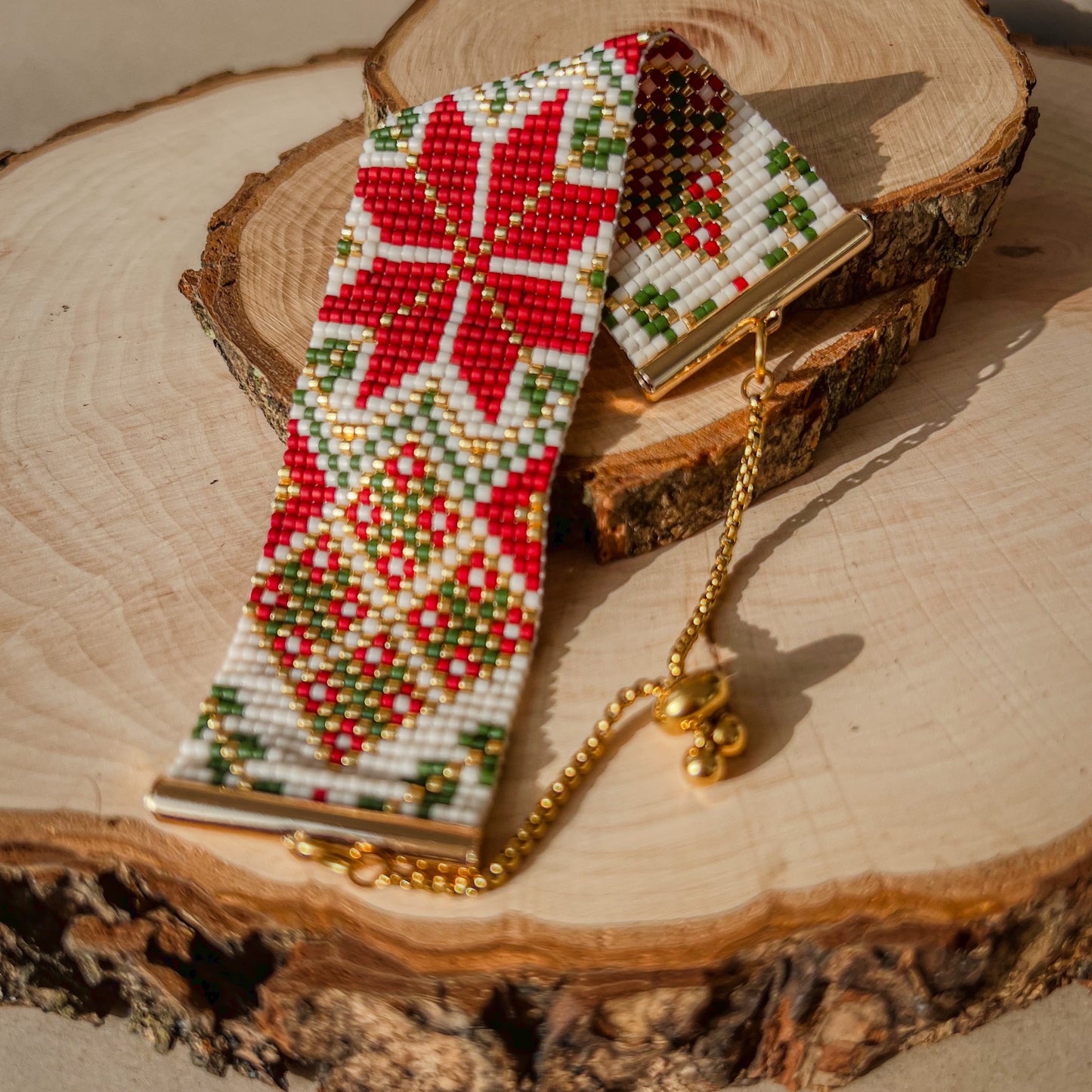 Frostine - Handmade Beaded Bracelet with Snowflake Motif